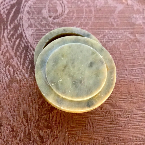 Handcrafted Marble box with cutout and inlay design - Picture 5 of 6